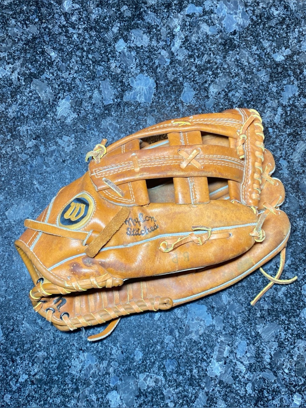 Wilson A9840 The Boss Baseball Glove Righthand Thrower 12”